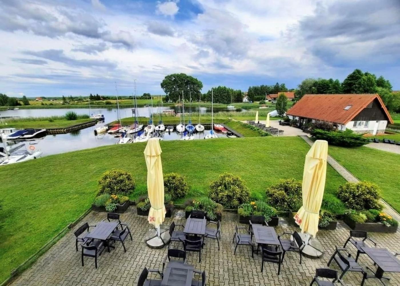 Marina Gorklo - Zurawi Kat Hotel Exterior photo